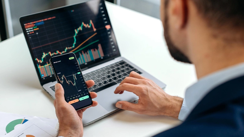 Chiaro Invexus Piattaforma di Trading